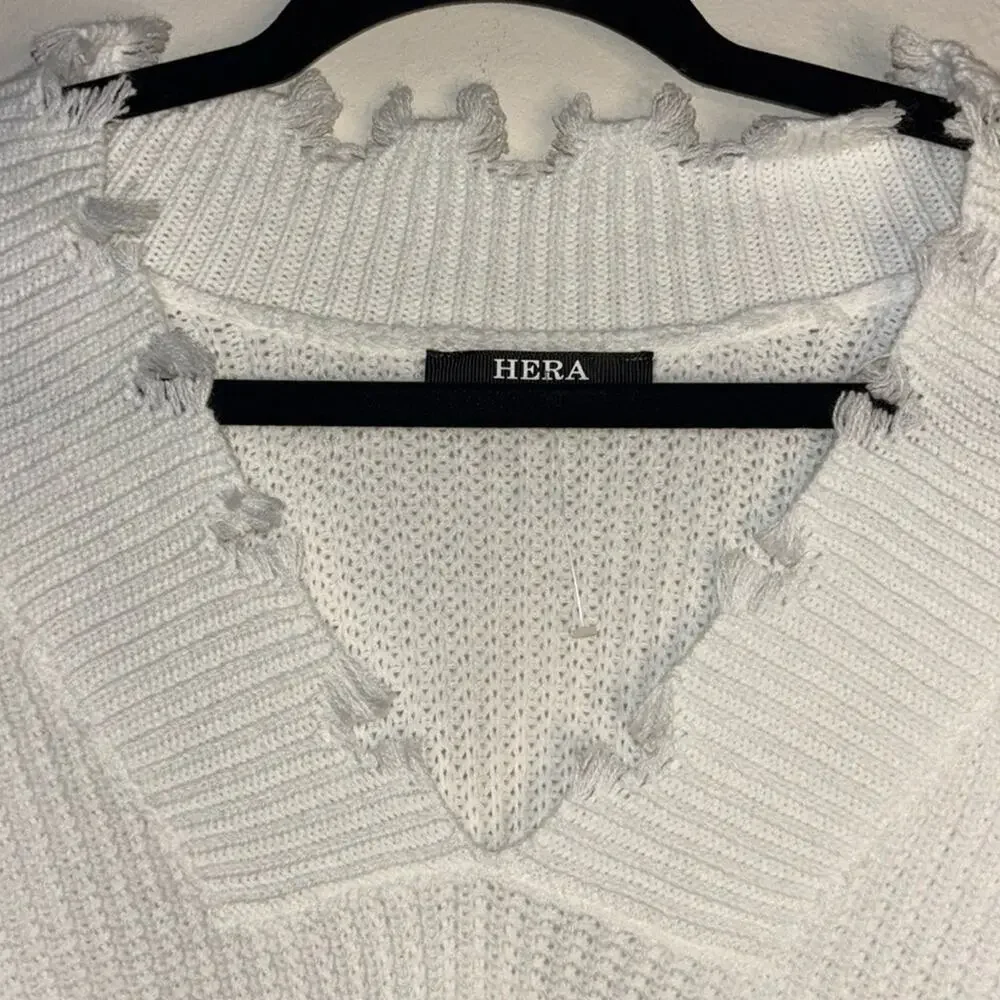 Hera Collection White Distressed V-Neck Cropped Sweater-NWOT